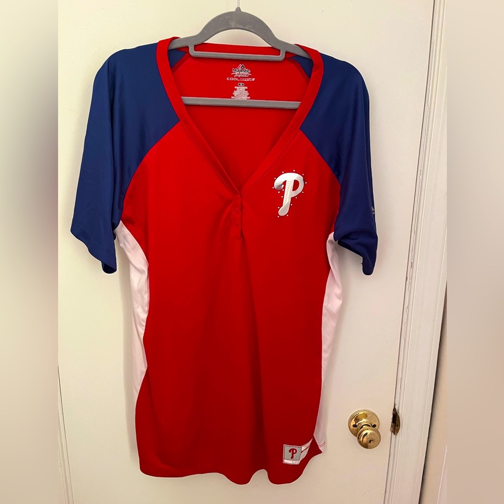 Women’s Phillies top, Majestic CoolBase 1X, like new
